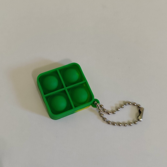 Kids Popit Keychains - 2 Pack! - Picture 3 of 3